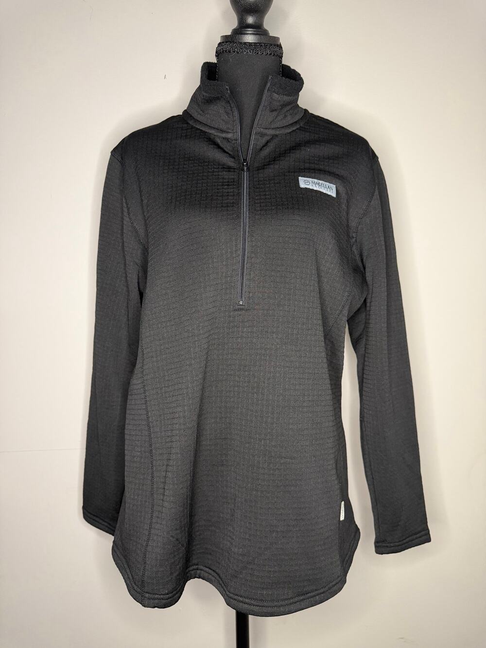 Magellan Outdoors Women’s Black Textured Quarter Zip Pullover Long Sleeve Large